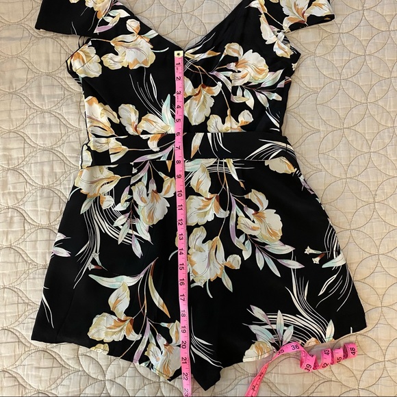 Yumi Kim | Rock The Boat Romper — Black Floral | Size Small - Picture 14 of 14
